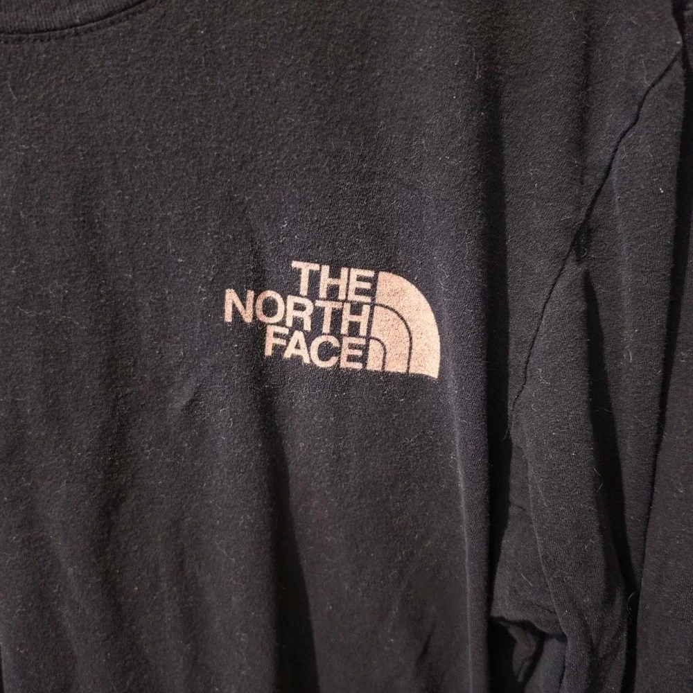 The North Face Mens Black Long Sleeve T-Shirt Rose Gold Logo Size Medium